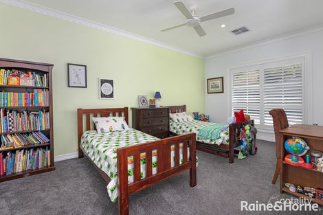 Property photo of 3 Gordon Close Kooringal NSW 2650