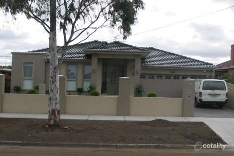 32 Riverside Ave, Avondale Heights, VIC 3034