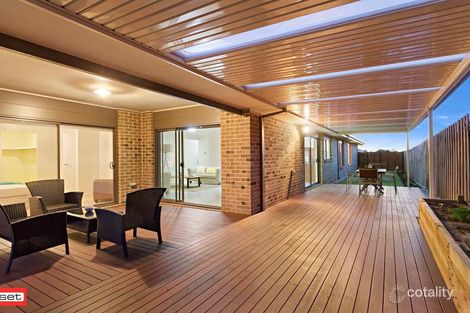 Property photo of 8 Sky Way Carrum Downs VIC 3201