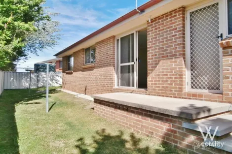 Property photo of 4/5 Dees Close Gormans Hill NSW 2795