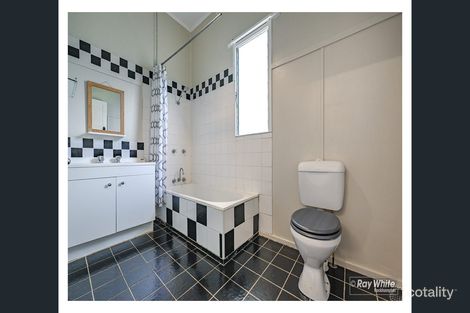 Property photo of 3 Bertram Street Park Avenue QLD 4701