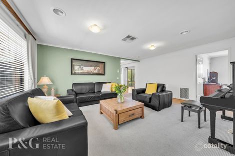 Property photo of 2 Fenton Place Narre Warren South VIC 3805