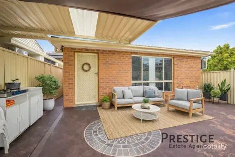 6a Fuchsia Pl, Bossley Park, NSW 2176