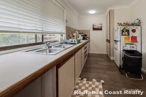 Property photo of 40 Crest Haven Lamb Island QLD 4184