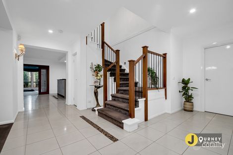 Property photo of 17 Viewpoint Place Berwick VIC 3806