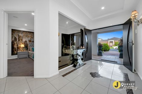 Property photo of 17 Viewpoint Place Berwick VIC 3806
