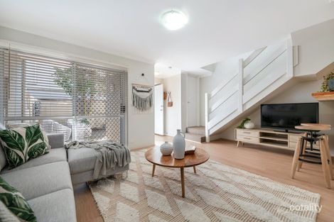 2/4 Waterway Ct, Churchlands, WA 6018