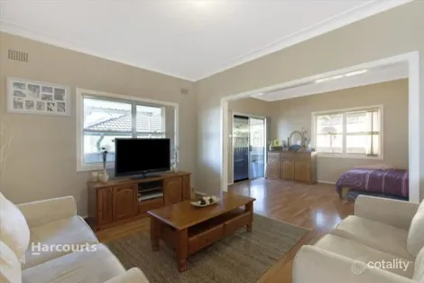 70 Panorama Dr, Farmborough Heights, NSW 2526
