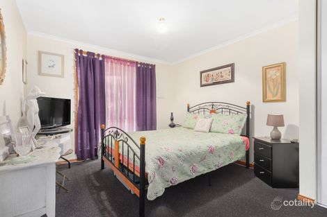 Property photo of 4 Lauren Square Pakenham VIC 3810