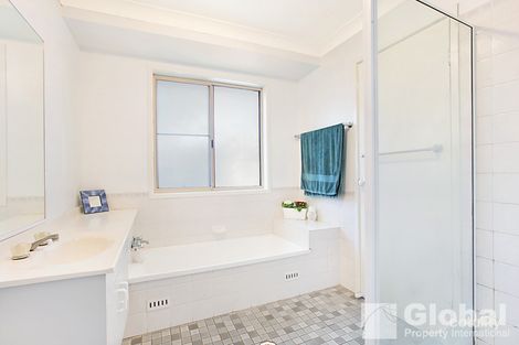 Property photo of 8 Curlew Close Mount Hutton NSW 2290