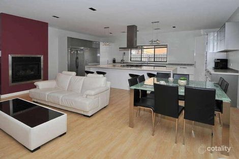 Property photo of 4 Forbes Place Taylors Hill VIC 3037