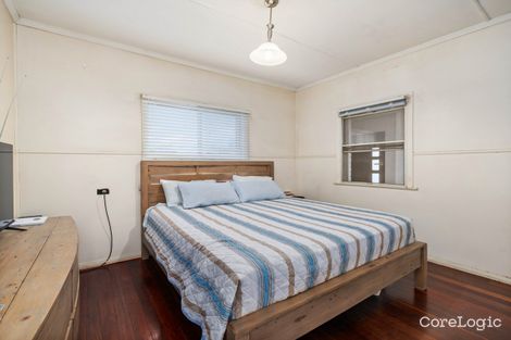 Property photo of 32 Gledson Street North Booval QLD 4304