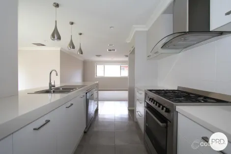 Property photo of 37 Canopy Avenue Alfredton VIC 3350