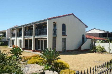 5 Uriah Pl, West Lakes Shore, SA 5020