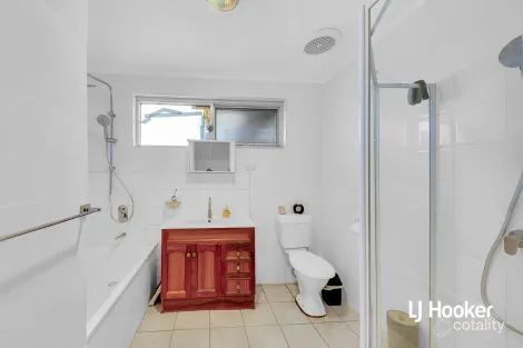 Property photo of 2 Kinloch Road Melton VIC 3337