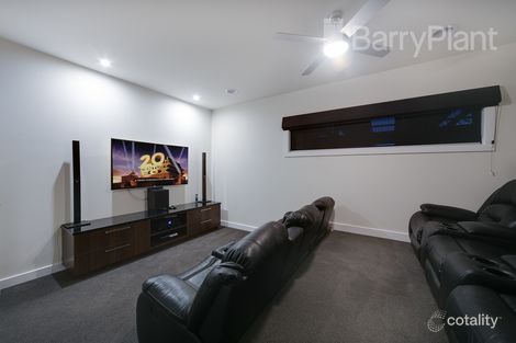 Property photo of 22 Mayfair Drive Drouin VIC 3818