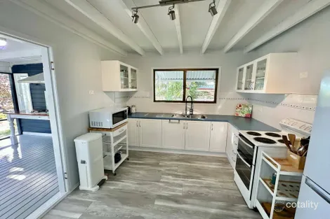 Property photo of 12 The Esplanade Karragarra Island QLD 4184