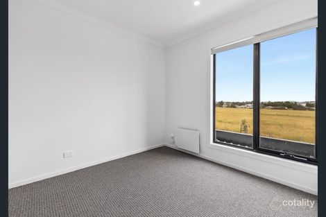 Property photo of 53 Curbridge Drive Donnybrook VIC 3064