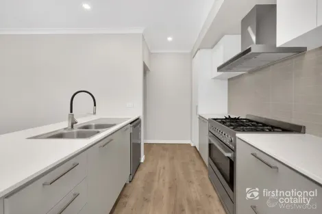 Property photo of 54 Dawley Circuit Werribee VIC 3030