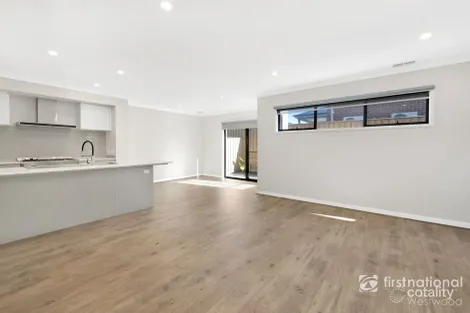 Property photo of 54 Dawley Circuit Werribee VIC 3030