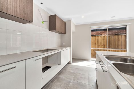 Property photo of 9 Outfield Road Clyde VIC 3978