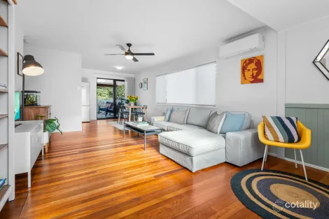 Property photo of 34 Roseberry Parade Wynnum West QLD 4178