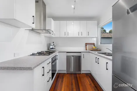 Property photo of 34 Roseberry Parade Wynnum West QLD 4178