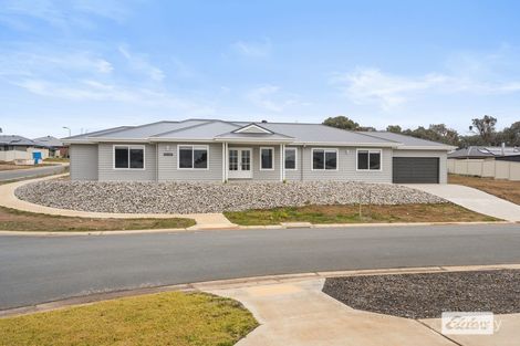 2 Bay Ct, Tangambalanga, VIC 3691