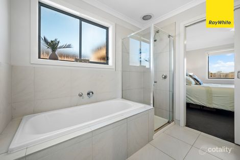 Property photo of 2/4 The Grove Melton West VIC 3337
