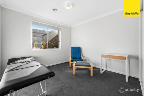 Property photo of 2/4 The Grove Melton West VIC 3337