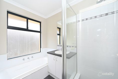 Property photo of 17 Manyleaf Link Banksia Grove WA 6031