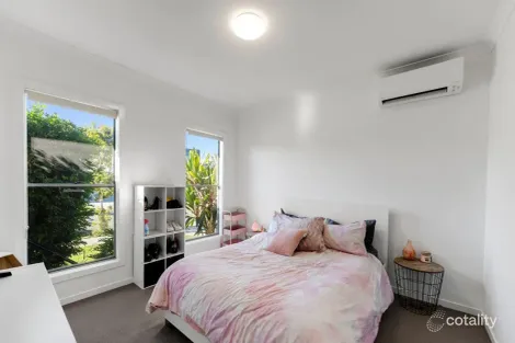 Property photo of 15 Napier Circuit Silkstone QLD 4304