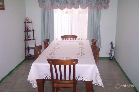 Property photo of 62 Rossiter Avenue Roxburgh Park VIC 3064