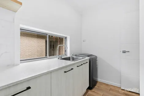 Property photo of 4 Girvan Lane Belivah QLD 4207