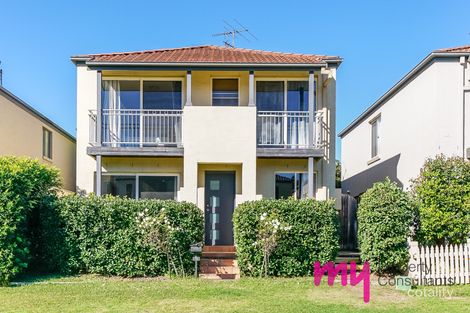 Property photo of 8 Reserve Circuit Currans Hill NSW 2567