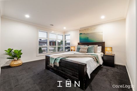 Property photo of 17 Stark Circuit Cranbourne East VIC 3977