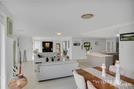 Property photo of 18 Bellevue Place Black Head NSW 2430