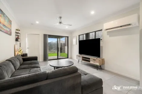 Property photo of 12 Haystack Close Park Ridge QLD 4125