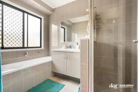 Property photo of 12 Haystack Close Park Ridge QLD 4125