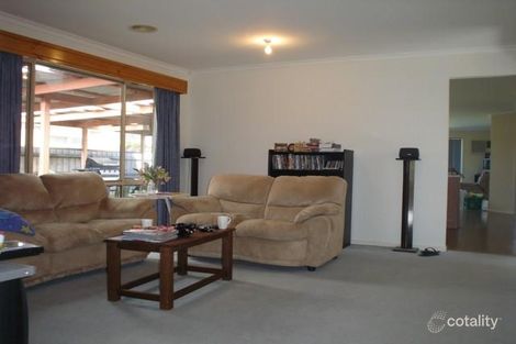 Property photo of 3 Seacombe Place Cranbourne VIC 3977