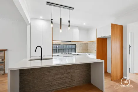 Property photo of 36 Scott Grove Kingsbury VIC 3083