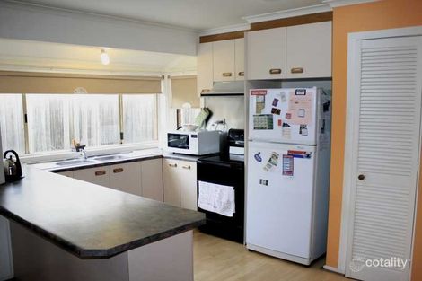 Property photo of 18 Thoroughbred Avenue Werribee VIC 3030