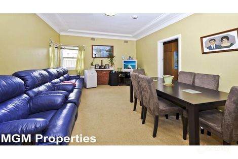 Property photo of 27 Henry Kendall Crescent Mascot NSW 2020