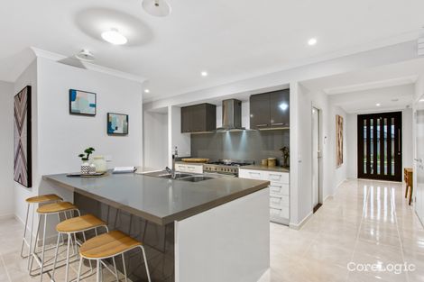 Property photo of 15 Elkedra Way Cranbourne North VIC 3977