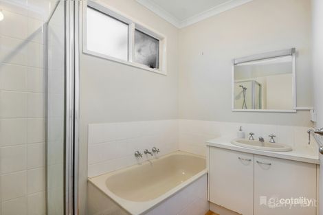 Property photo of 25 Specimen Hill Road Golden Square VIC 3555