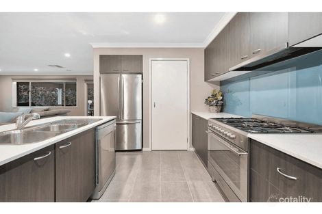 Property photo of 31 Mallett Grove Lyndhurst VIC 3975