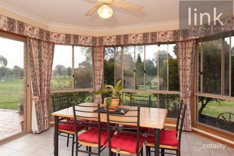Property photo of 16 Coola Court Table Top NSW 2640