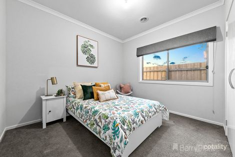 Property photo of 76 Webster Way Pakenham VIC 3810