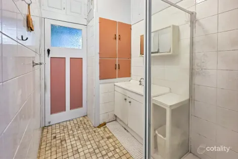 Property photo of 6 Bertram Street Park Avenue QLD 4701