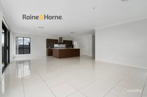 Property photo of 4 Fanflower Avenue Denham Court NSW 2565